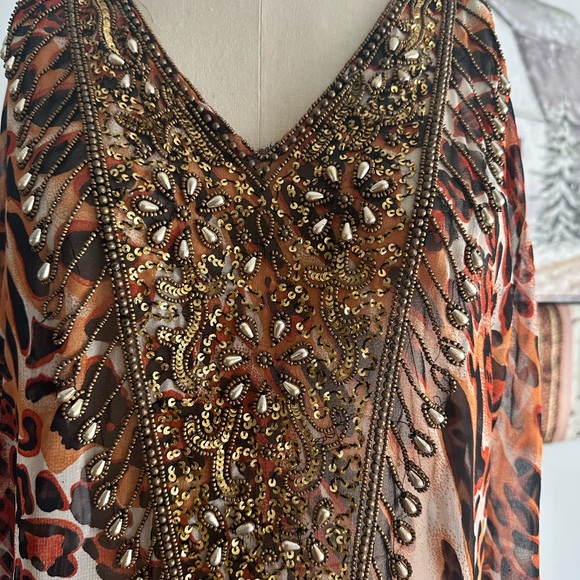 Kaftan-Tunic - Animal Print with Sequence in Gold - Picture 2 of 8